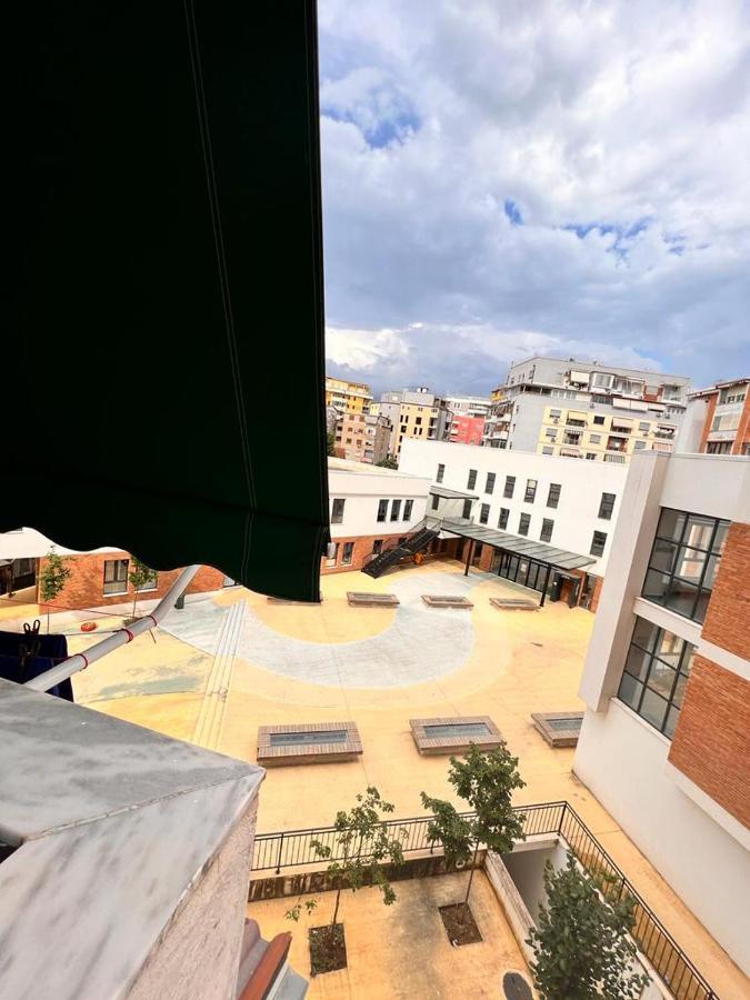 What'S Up Tirana Buitenkant foto